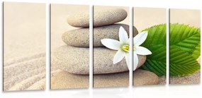 картини от 5 части – Бял цвят и камъни в пясък