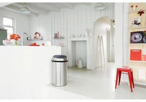 Матово-сребристо стоманено кошче за боклук, отваряне с докосване 60 l Touch Bin – Brabantia