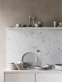 Светлосива керамична чиния за сервиране Sablo L – Blomus