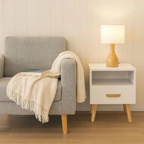 Красиво бяло нощно шкафче с чекмедже