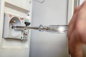 Комплект електротехнически клещи и отвертки 1000V, 13 бр.