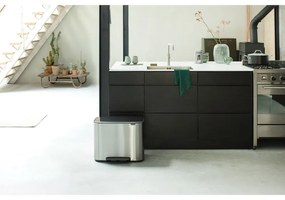 Кош за боклук Brabantia Bo Pedal 1000237, 36 л, Леко затваряне, Противоплъзгаща основа, Устойчив на пръстови отпечатъци, Матов Инокс