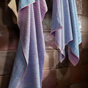 Синя/розова хавлиена кърпа от тери със смес от бамбук 70x140 cm Nuance – JUNA