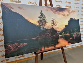 Картина на платно – Планински пейзаж при езерото
