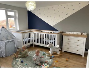 Светлосин ръчно изработен памучен детски килим подходящ за пране ø150 cm ABC Vintage Blue – Lorena Canals