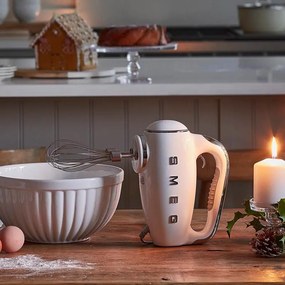 Ръчен миксер SMEG 50's Style HMF01CREU, 250W, 9 скорости, Турбо, Скрит LED дисплей, Таймер, Аксесоари, Кремав
