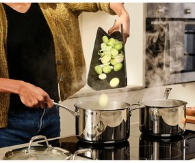 Дъска за рязане 21x38 cm Chop2Pot – Joseph Joseph