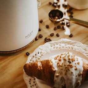 Електрическа кана Adler AD 1352, 2200W, 1.7 л, STRIX, Въртяща се основа, Автоматично изключване, Бял