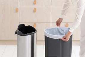 Кош за боклук Brabantia Touch Bin New 649733, 40 л, Безшумно и плавно затваряне, Плосък гръб, Черен