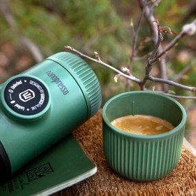 Преносима еспресо машина Wacaco Nanopresso Moss Green, 18bar, 80 мл, За мляно кафе, Без необходимост от зареждане и батерии, Калъфче, Зелен