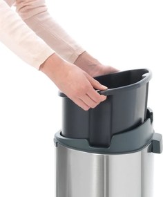 Кош за боклук Brabantia Touch Bin New 650532, 40 л, Безшумно и плавно затваряне, Плосък гръб, Инокс/мат