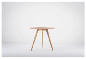 Odkládací stolek z dubového dřeva s černou deskou Gazzda Arp, ⌀ 45 cm