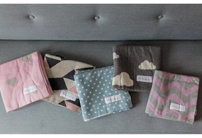 Розово-сиво памучно бебешко одеяло Зигзаг, 80 x 100 cm - Kindsgut