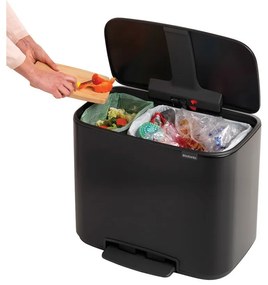 Матово-черно стоманено кошче за боклук за рециклиране с педал 34 l Bo – Brabantia