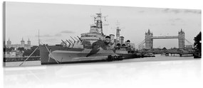 Картина на платно – Великолепен кораб на река Темза в Лондон в черно и бяло