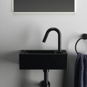 Матово-черен керамичен малък умивалник 37x21 cm i.Life S – Ideal Standard