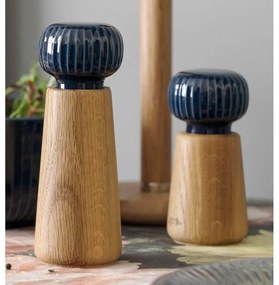 Мелничка за подправки, изработена от дъбово дърво и тъмносин порцелан Hammershoi, височина 17,5 cm Hammershøi - Kähler Design