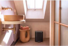 Матово черно стоманено кошче за боклук с педал 12 l Bo – Brabantia