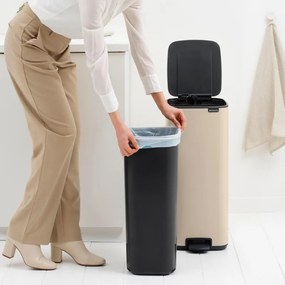 Кош за боклук Brabantia Bo Pedal 1010124, 30 л, Леко затваряне, Противоплъзгаща основа, Бежов