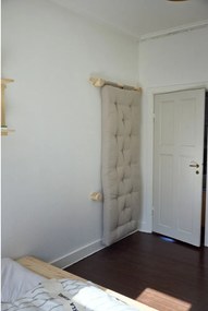 Кафяво кресло Hooked – Karup Design