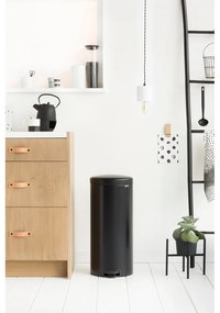 Матово черно стоманено кошче за боклук с педал 30 l NewIcon – Brabantia