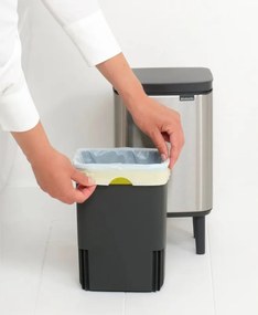 Кош за боклук Brabantia Bo Small Hi 1006642, 4 л, Плавно и безшумно отваряне, Противоплъзгаща основа, Устойчив на пръстови отпечатъци, Инокс/Мат
