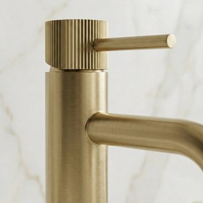 Смесител за баня Rea Lungo Stripe Brush Gold