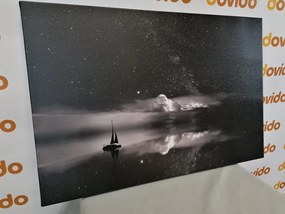 Картина на платно – Лодка в морето в черно-бял вариант
