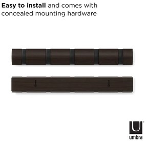 Тъмнокафява стенна закачалка от масивна топола Flip – Umbra