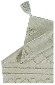 Светлозелен ръчно изработен памучен килим подходящ за пране 170x240 cm Tribu Olive – Lorena Canals