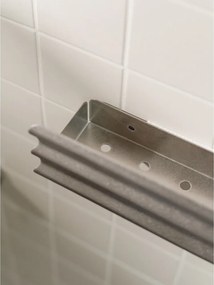 Стенен рафт за баня от неръждаема стомана в сребрист цвят Olbi – noo.ma