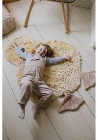 Жълт ръчно изработен памучен детски килим подходящ за пране 95x120 cm Ducky – Lorena Canals