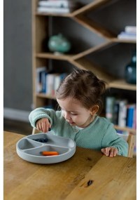 Сива силиконова детска чиния 19x20,5 cm – Kindsgut