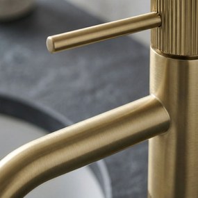 Смесител за баня Rea Lungo Stripe Brush Gold Low