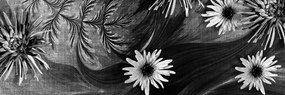 Картина на платно – Цветя на черно-бял фон