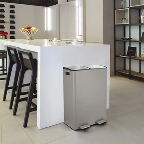 Кафяво-сиво стоманено кошче за боклук 2x30 l за рециклиране с педал Aliya – Spirella