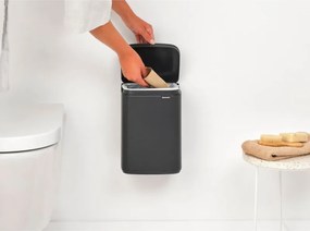 Кош за боклук Brabantia Bo Small 1008866, 4 л, Плавно и безшумно отваряне, Противоплъзгаща основа, Минерално покритие, Тъмносив