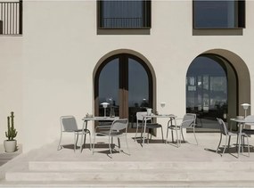 Метална градинска маса за хранене 80x80 cm Yua – Blomus