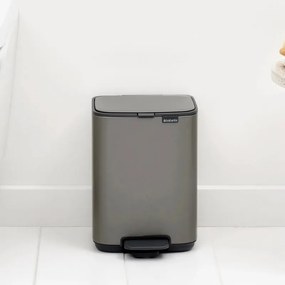 Кош за боклук Brabantia Bo Pedal 1010126, 4 л, Леко затваряне, Противоплъзгаща основа, Сив