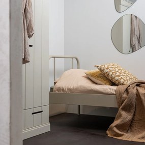 Бежово метално единично легло с включена подматрачна рамка 90x200 cm Mata – WOOOD