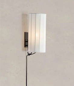 Черно-бял стенна лампа за контакт Hikari – Markslöjd