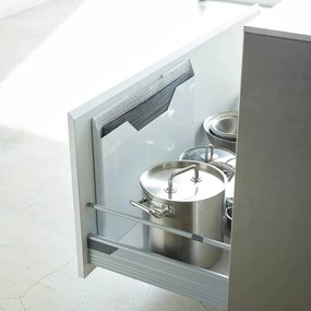 Метален държач за подложки за маса без пробиване Tower – YAMAZAKI