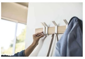 Матово сребро/естествена стенна закачалка от масивен ясен Rin – YAMAZAKI