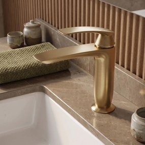 Смесител за мивка PREMIUM Rea Como Brush Gold Low