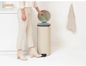 Бежово стоманено кошче за боклук с педал 30 l NewIcon – Brabantia