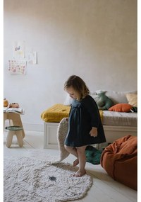 Светлосив ръчно изработен памучен детски килим подходящ за пране 130x135 cm Bunny – Lorena Canals