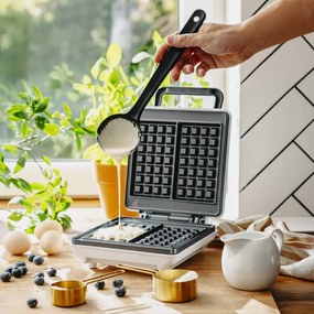 Гофретник Mesko MS 3091, 1800W, Незалепващо покритие, 2 плочи, Неплъзгащи се крачета, Бял