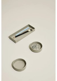 Метален органайзер за канцеларски материали Disctrict - Hübsch