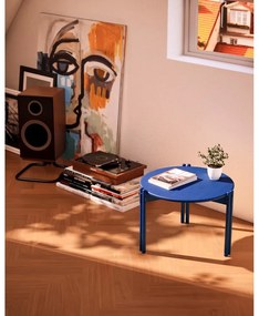 Синя кръгла масичка за кафе от масивен бор ø 60 cm Sticks – Karup Design