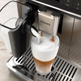 Кафеавтомат Philips LatteGo 5500 EP5543/90, 1500W, 15 bar, 1.8 л, 20 напитки, LatteGo, SilentBrew, QuickStart, Керамична мелачка, Сензорен екран, Бял хром